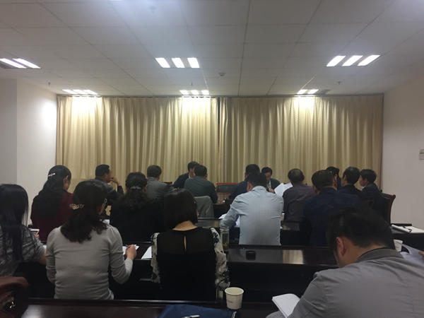 人才工作座談會(huì)_600.jpg