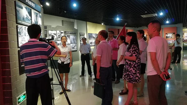 圖4：定遠縣檔案局黨員干部參觀藕塘革命紀念館_副本.jpg