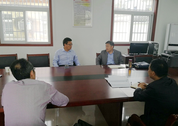 縣委組織部到桑澗鎮(zhèn)調(diào)研村級組織活動場所建設(shè).jpg